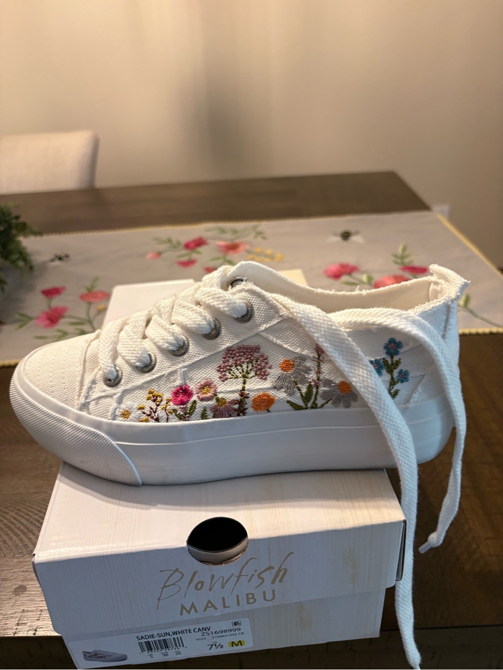 Malibu White Canvas Sneakers with Embroidered Multicolor Floral Accents